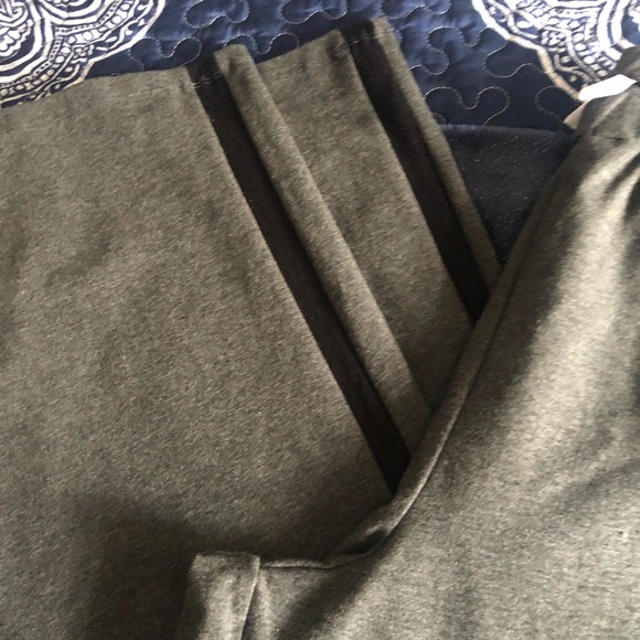 Women with Control grey jogger with black stripes - Picture 10 of 11